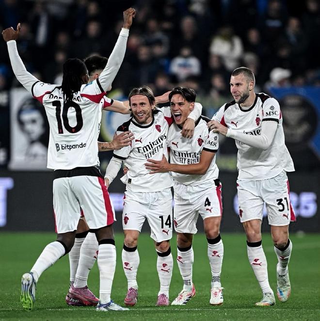 2球3助攻闪耀全场，奥利塞当选拜仁6-2弗赖堡最佳球员