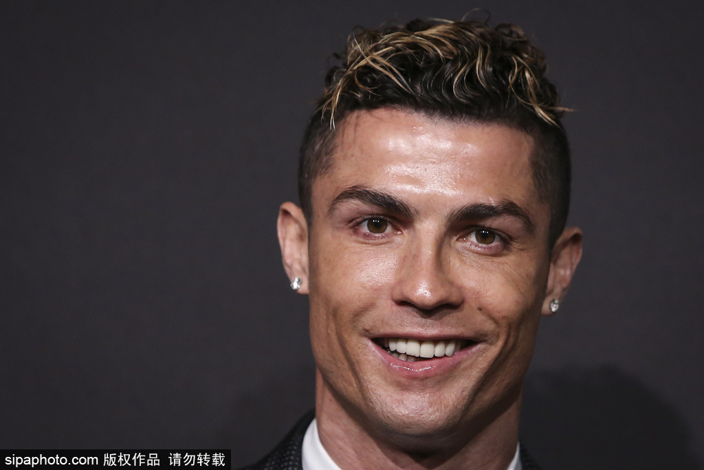 非洲杯半场：双方均破门乏术，布基纳法索0-0赤道几内亚（非洲杯半场战报：布基纳法索与赤道几内亚互交白卷）