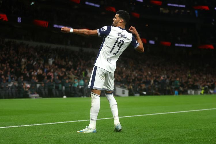 Shams：活塞、老鹰和猛龙都将成为浓眉的追求者