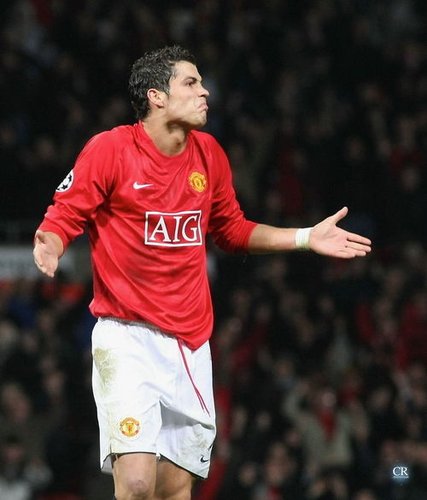 武汉三镇球员邓涵文离队加盟云南玉昆，结束本赛季征程。