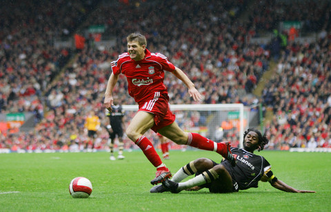 海外博主：普利希奇正在与好莱坞女演员悉尼妹谈恋爱（海外博主爆料：普利希奇疑与好莱坞女星悉尼妹相恋）