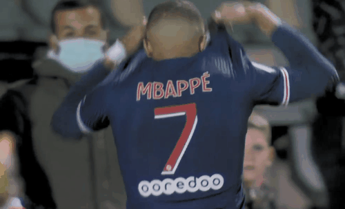 2015 年回顾：纽约大都会队投手德格罗姆在全明星赛中仅用 10 球便三振了美联所有打者