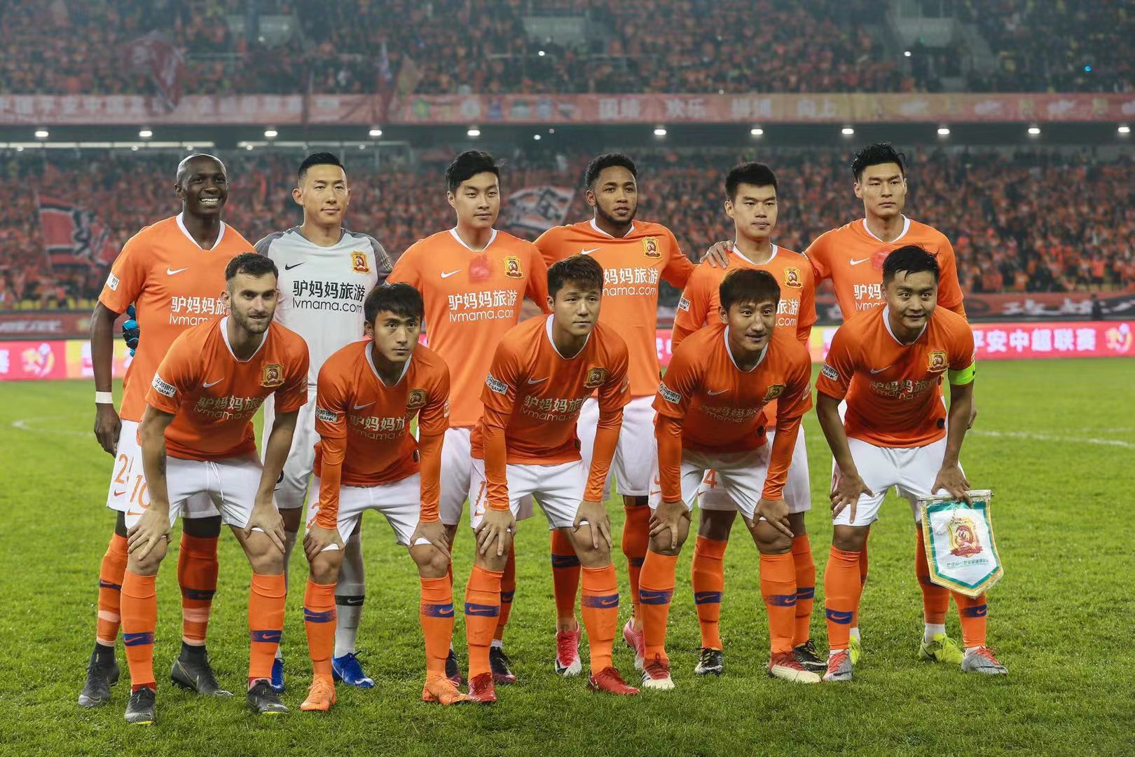 江苏男篮75-101不敌广东男篮，马国栋罚球全失，表现欠佳，新秀合同到期后离队。