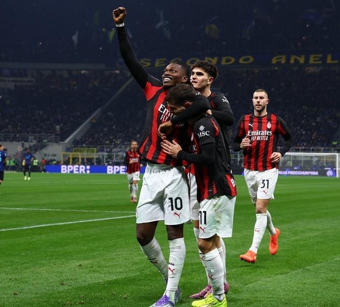 米体：泽林斯基本有望德比首发，但国家队赛后他出现身体问题