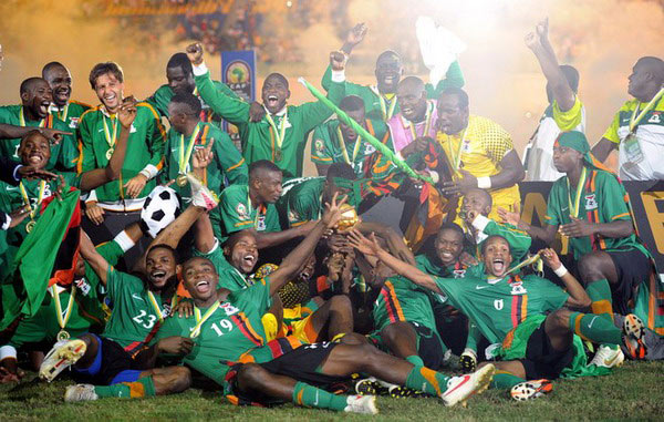 ATP总决赛第5日综述：阿卡3连胜锁定年终第一，德米纳尔赢球晋级