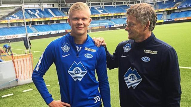 16岁344天，基亚拉是拜仁队史德甲第二年轻的出场球（16岁344天，基亚拉成为拜仁德甲队史第二年轻出场球员）