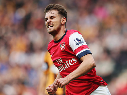 詹杜库领衔年终大战，联盟新老门面交手创纪录，一代新人换旧人！（詹库杜压阵年终巅峰夜，新老巨星对撼破纪录，时代更迭加速）