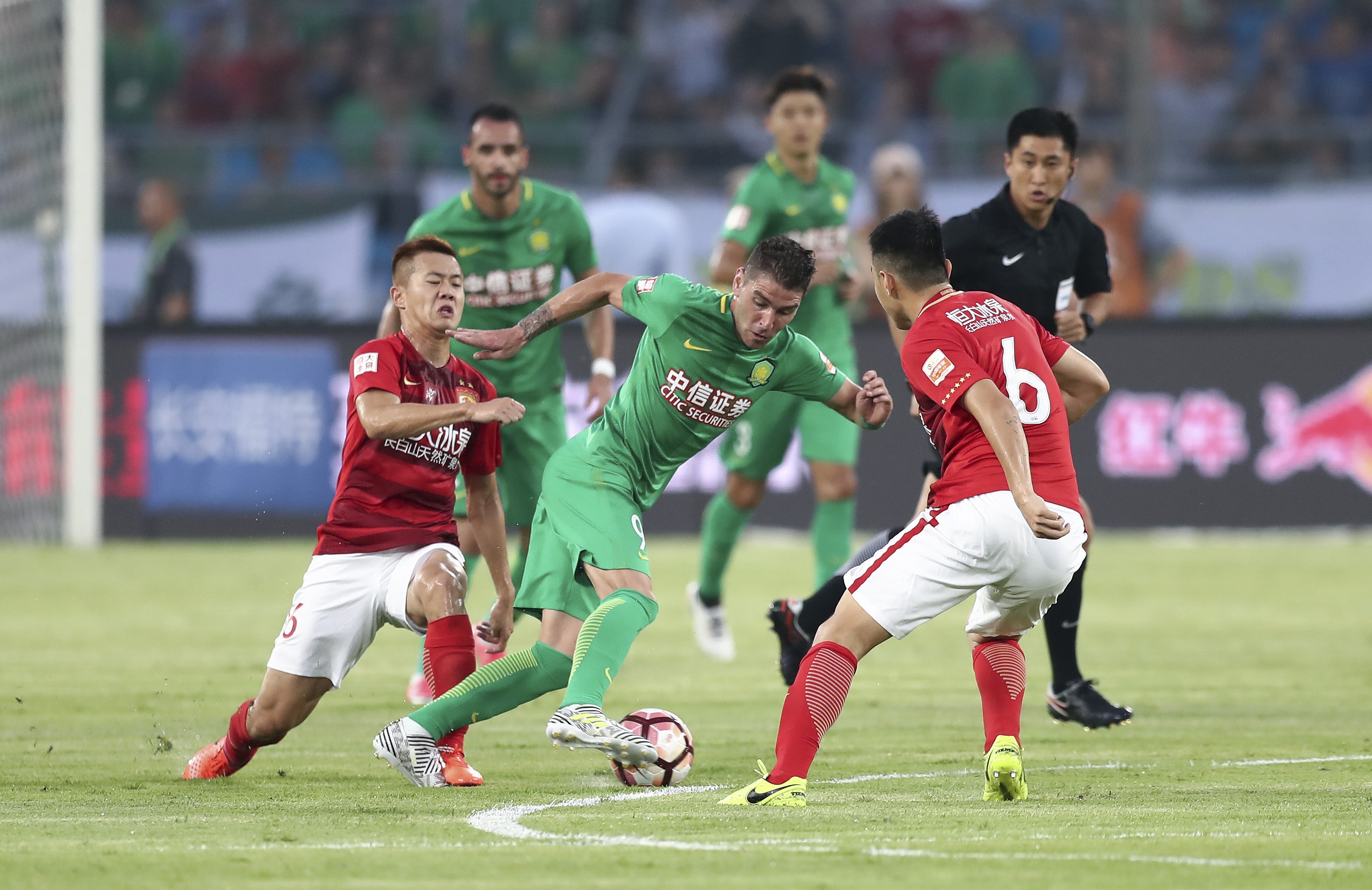 切利克：为罗马效力非常开心；续约？会等到合适的时间再谈（切利克：在罗马踢球很开心，续约将择机再谈）